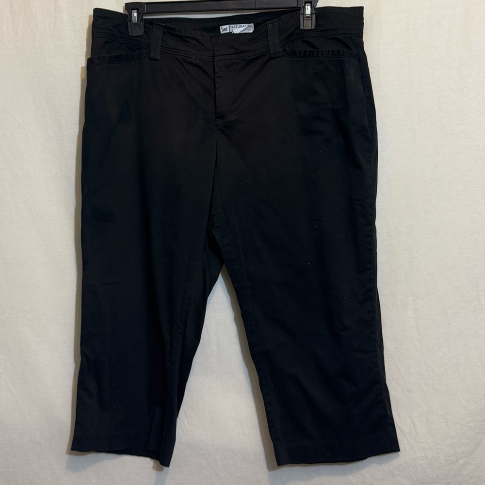 B-85‎ Lee PLUS SIZE 16W Natural Fit Black Capris